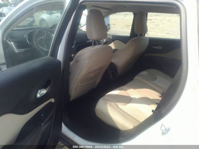 1C4PJMAB2FW588587 Jeep Cherokee Sport
