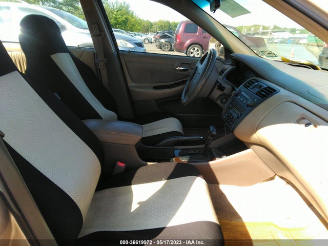 2000 HONDA ACCORD SDN EX W/LEATHER VIN: 1HGCG6684YA038914