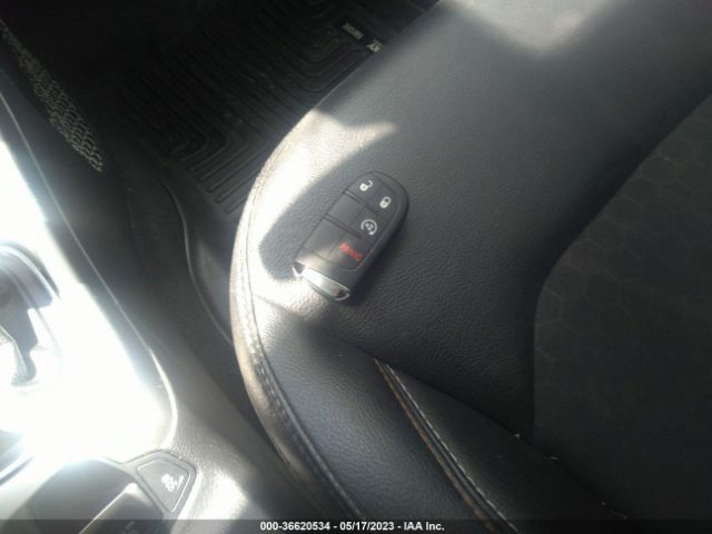 3C4NJDBB5KT601001 Jeep Compass Latitude