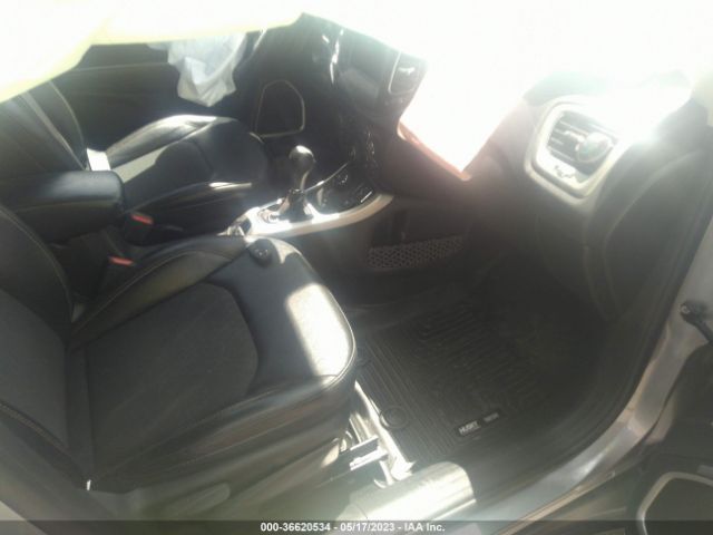 3C4NJDBB5KT601001 Jeep Compass Latitude