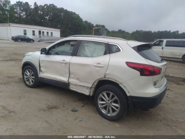 JN1BJ1CR0JW204255 Nissan Rogue Sport Sv
