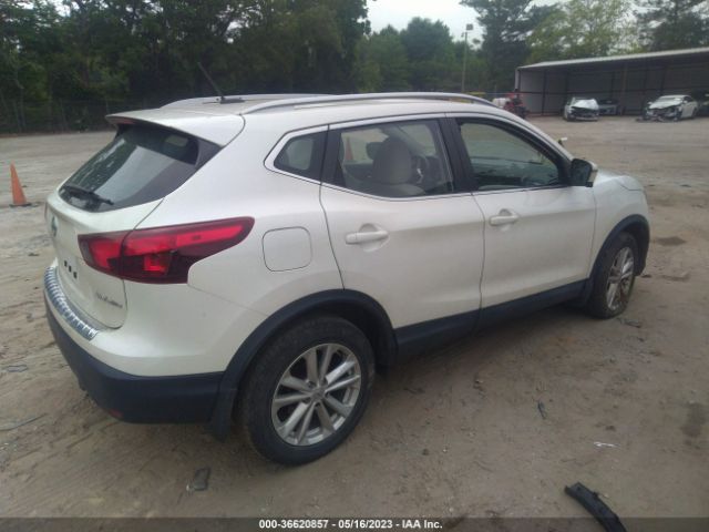 JN1BJ1CR0JW204255 Nissan Rogue Sport Sv