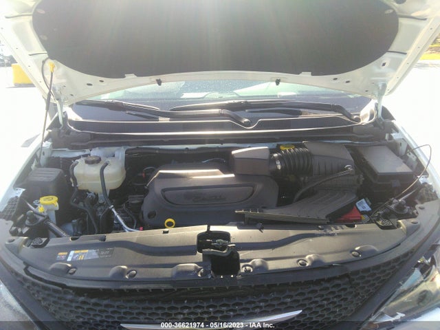 2C4RC1CG1NR218605 Chrysler Voyager Lx