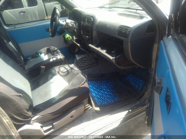 1994 NISSAN TRUCK XE VIN: 1N6SD11S4RC398020