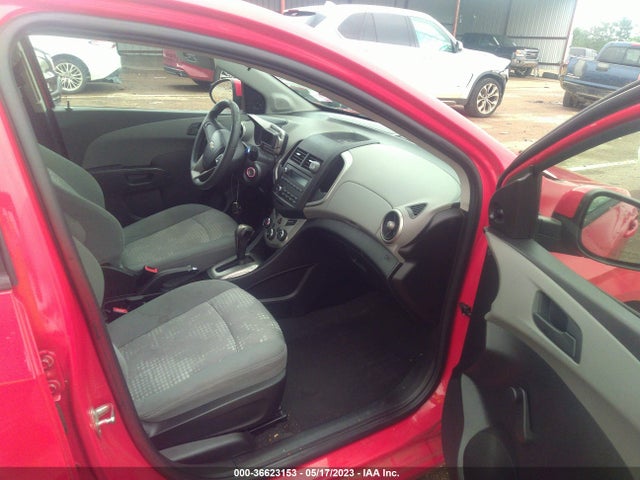 Chevrolet SONIC LS 2015 1G1JA6SH7F4111632 Image 5