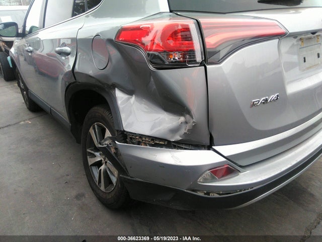 Toyota Rav4 Xle 2018 2T3WFREV4JW444691 Image 8