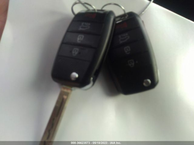 5XYPGDA55KG486023 KIA Sorento Lx V6