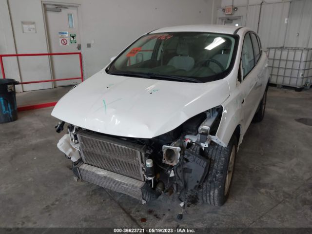 1FMCU9G9XFUC37375 Ford ESCAPE SE