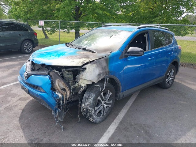 Toyota RAV4 LE 2016 JTMBFREV1GJ064178 Image 2
