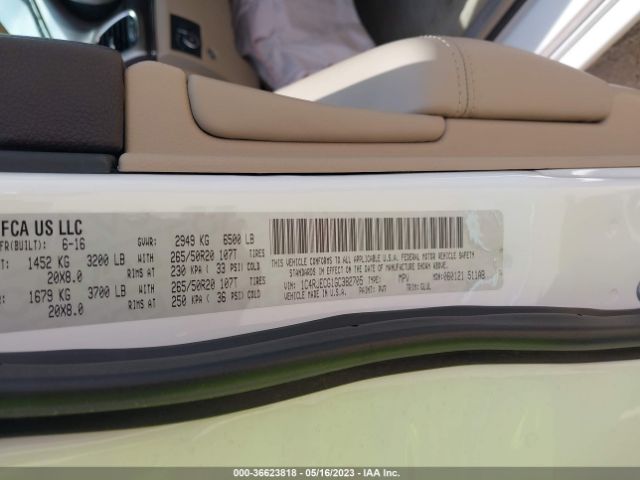 1C4RJECG1GC382705 Jeep Grand Cherokee Overland