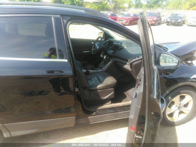 1FMCU9GX5GUA46317 Ford ESCAPE SE
