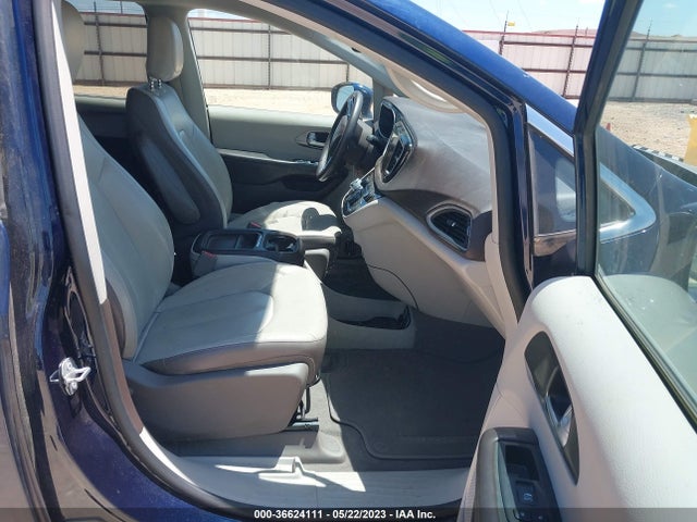 2C4RC1BG2HR823173 Chrysler Pacifica Touring-l