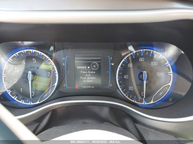 2C4RC1BG2HR823173 Chrysler Pacifica Touring-l
