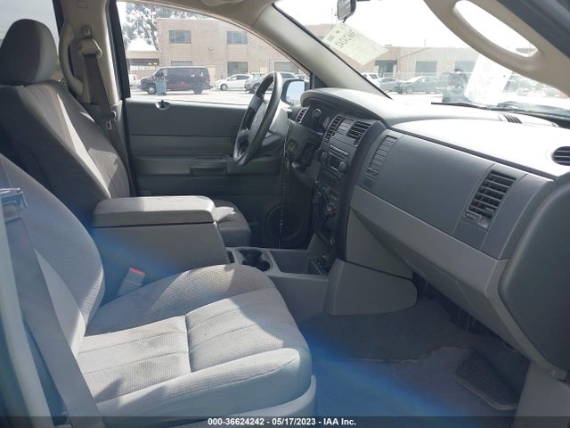 2005 DODGE DURANGO SXT VIN: 1D4HB38N95F609268