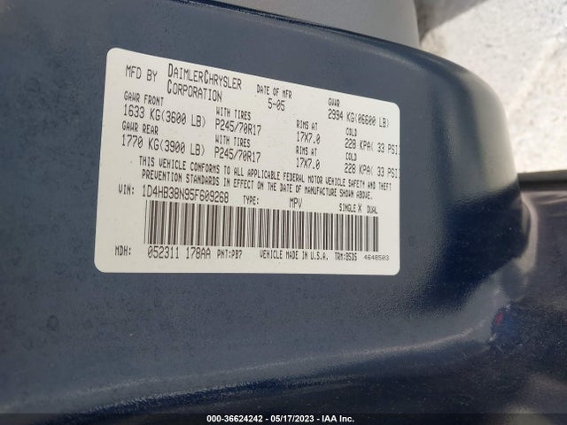 2005 DODGE DURANGO SXT VIN: 1D4HB38N95F609268