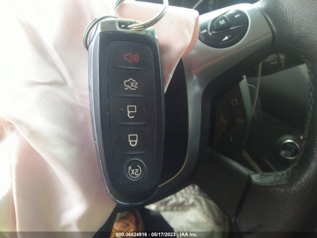 1FMCU9JX1EUC06604 Ford Escape Titanium