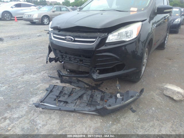 1FMCU9JX1EUC06604 Ford Escape Titanium