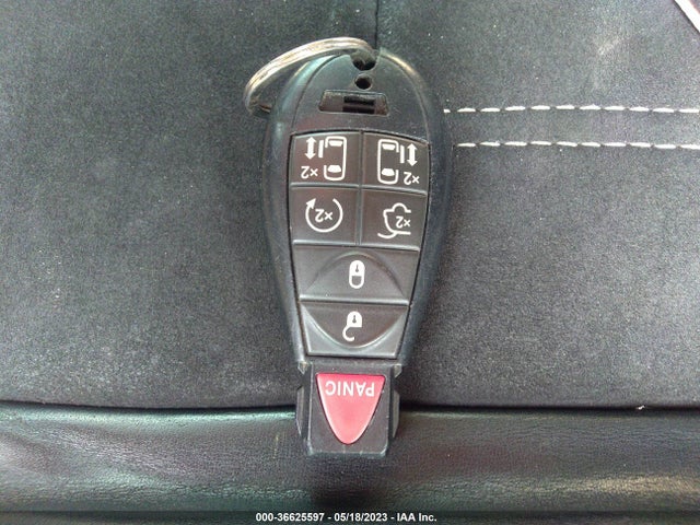 2C4RC1JG5GR104600 Chrysler Town & Country Limited