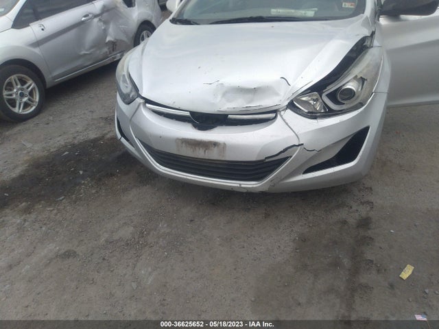 2015 HYUNDAI ELANTRA SE VIN: 5NPDH4AE4FH598620