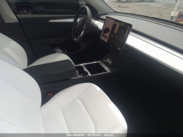7SAYGDEF2PF702631 Tesla Model Y Performance