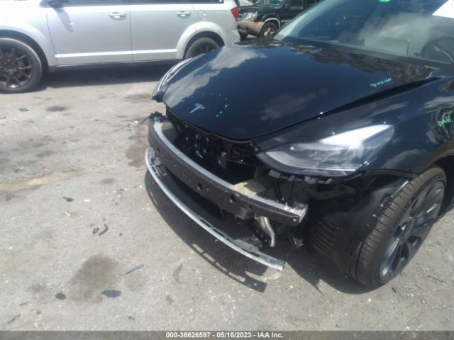 7SAYGDEF2PF702631 Tesla Model Y Performance