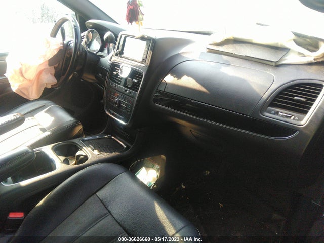 2C4RC1HG5GR240697 Chrysler Town & Country S