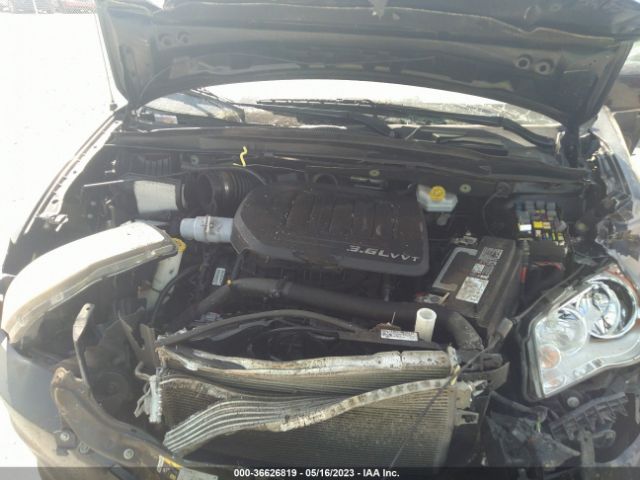 2C4RDGCG2JR267600 Dodge Grand Caravan Sxt