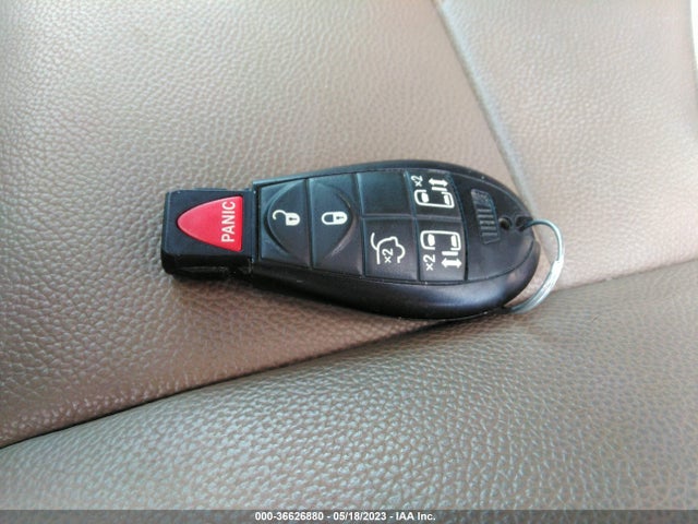 2C4RC1BG8ER444500 Chrysler Town & Country Touring