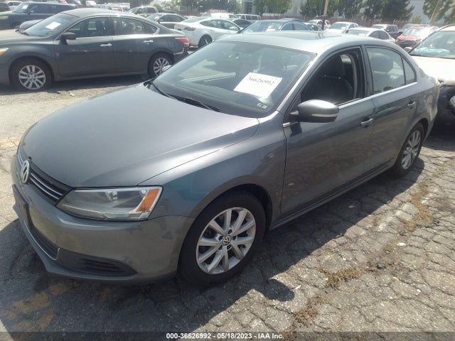 3VWD17AJ7EM354825 Volkswagen Jetta Sedan Se