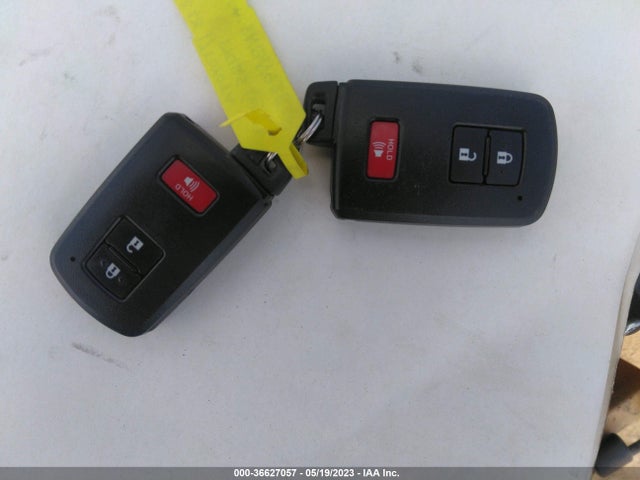 Toyota Prius V Two/five/three/four 2017 JTDZN3EU2HJ058395 Image 3