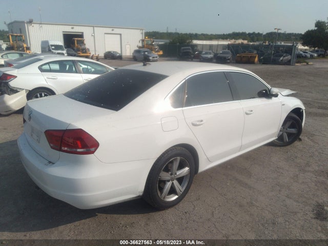 1VWAT7A32FC106600 Volkswagen Passat 1.8t Limited Edition