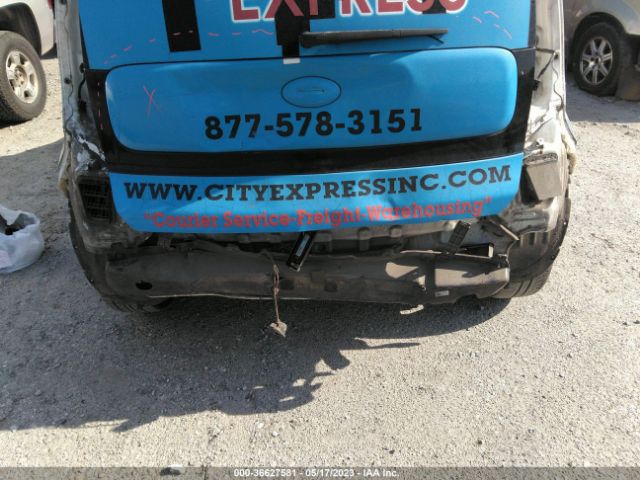 KNDJN2A27F7235836 KIA Soul Base