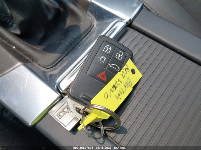 2015 Volvo V60, VIN: YV140MEK4F1241608