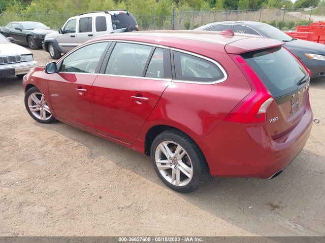 2015 Volvo V60, VIN: YV140MEK4F1241608