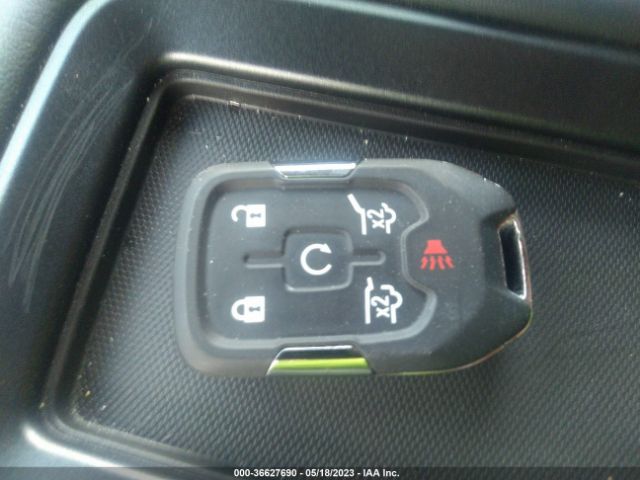 1GKS2GKC6JR329337 GMC Yukon Xl Slt