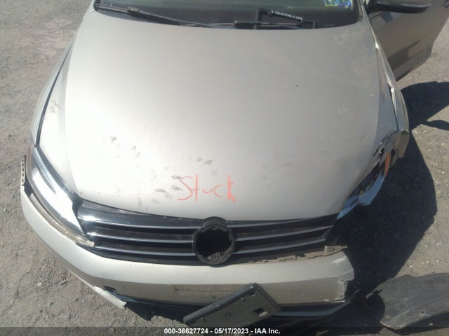 3VWD17AJ2FM306635 Volkswagen Jetta Sedan 1.8t Se W/connectivity