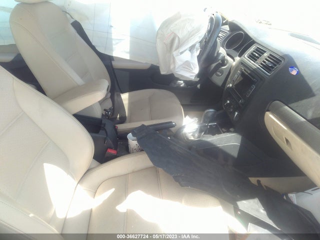 3VWD17AJ2FM306635 Volkswagen Jetta Sedan 1.8t Se W/connectivity