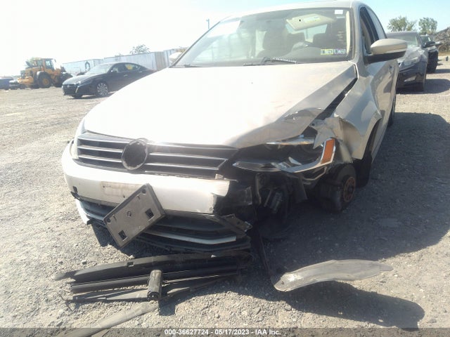 3VWD17AJ2FM306635 Volkswagen Jetta Sedan 1.8t Se W/connectivity
