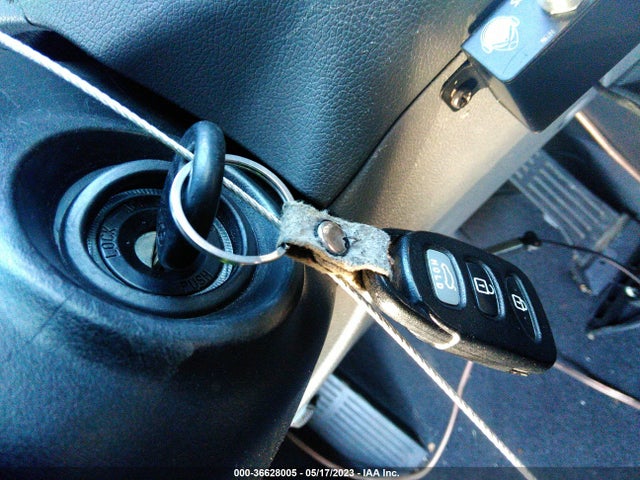 2013 HYUNDAI ELANTRA GLS PZEV VIN: 5NPDH4AE8DH437717