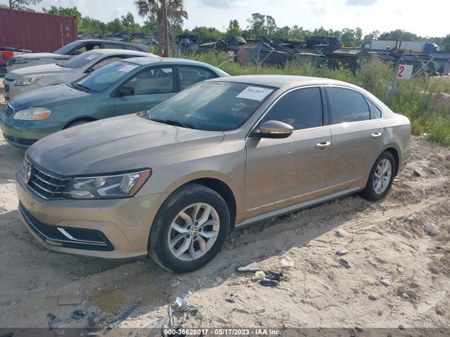 1VWAT7A3XHC058573 Volkswagen Passat 1.8t S
