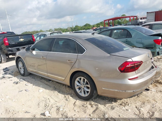 1VWAT7A3XHC058573 Volkswagen Passat 1.8t S