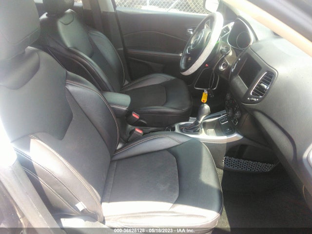 3C4NJCBB1KT757613 Jeep Compass Latitude