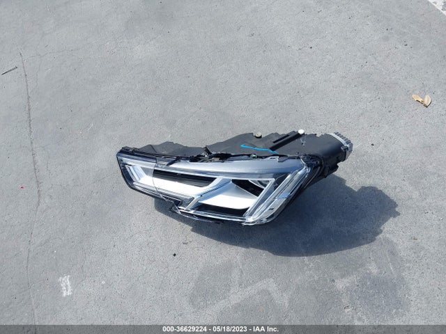 WAUENAF43JN017965 Audi A4 Premium Plus