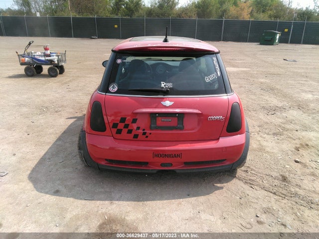 2006 MINI COOPER S WMWRE33526TL16229 Photo 2