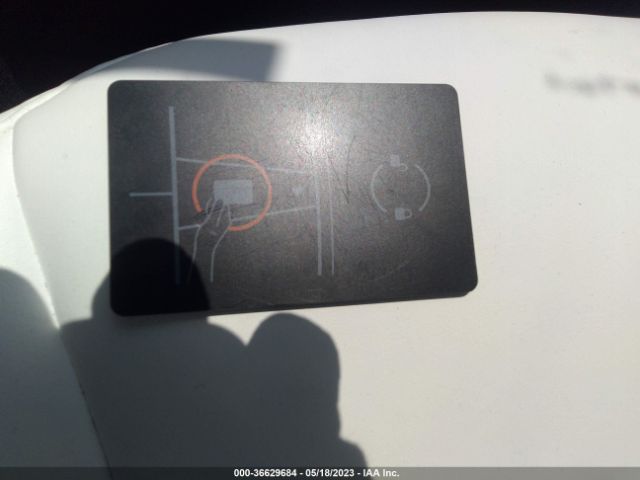 5YJ3E1EA7NF372935 Tesla MODEL 3