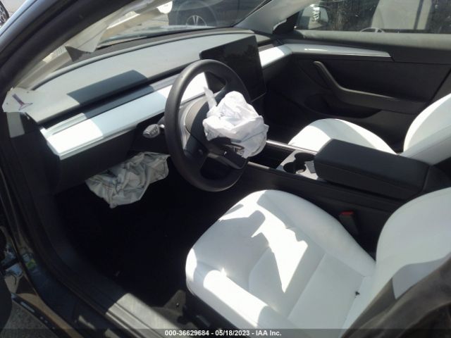 5YJ3E1EA7NF372935 Tesla MODEL 3