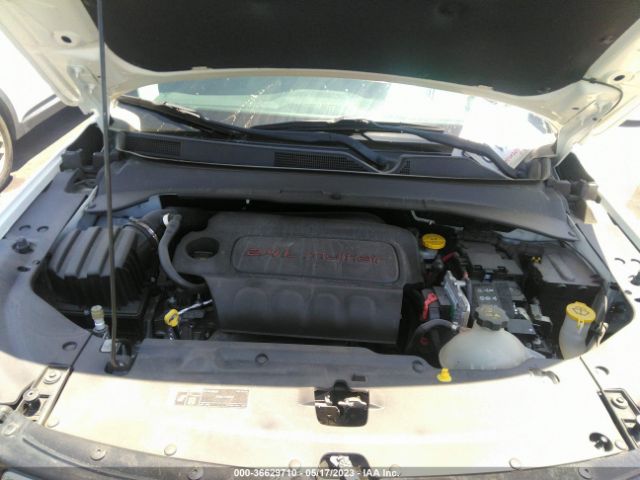 3C4NJCBB3JT411142 Jeep Compass Latitude
