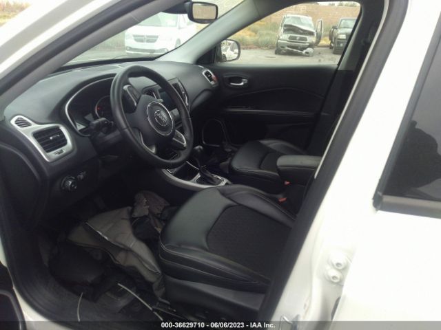 3C4NJCBB3JT411142 Jeep Compass Latitude