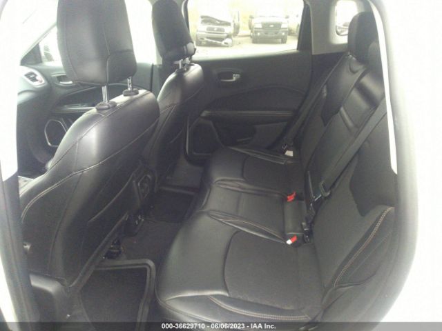 3C4NJCBB3JT411142 Jeep Compass Latitude