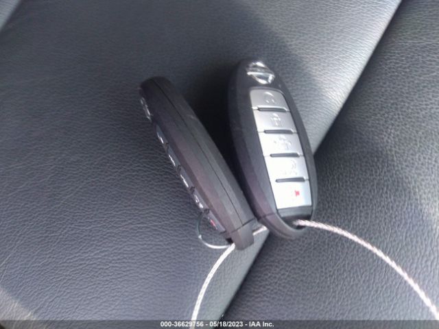 5N1AT3CA0MC738902 Nissan Rogue Sl